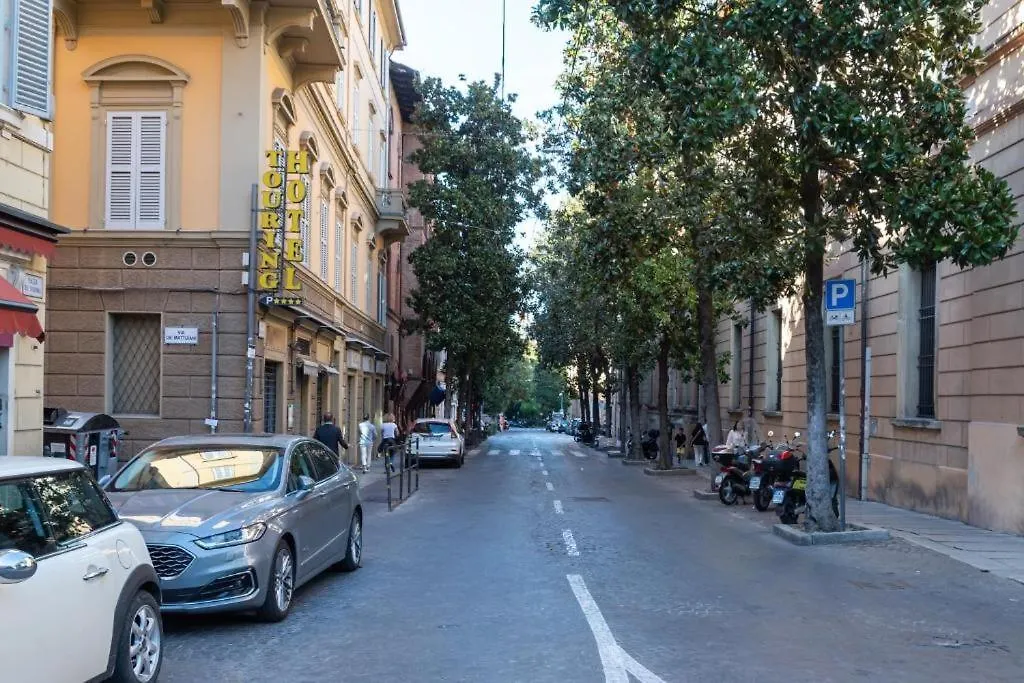 Konukevi Due Torri Rooms - Bedinbolognacentro
